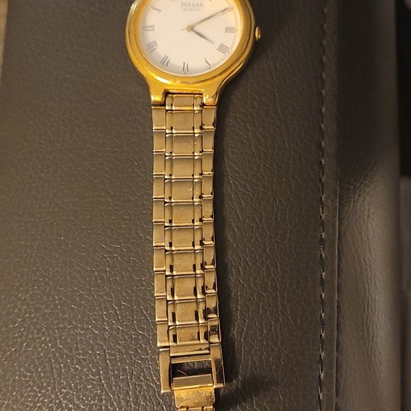 Gold Plated Men's Watch - Picture 4 of 4